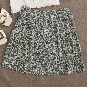 Floral skirt with slits